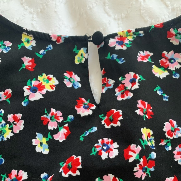 Colorful floral 3/4 sleeved top - Picture 7 of 8